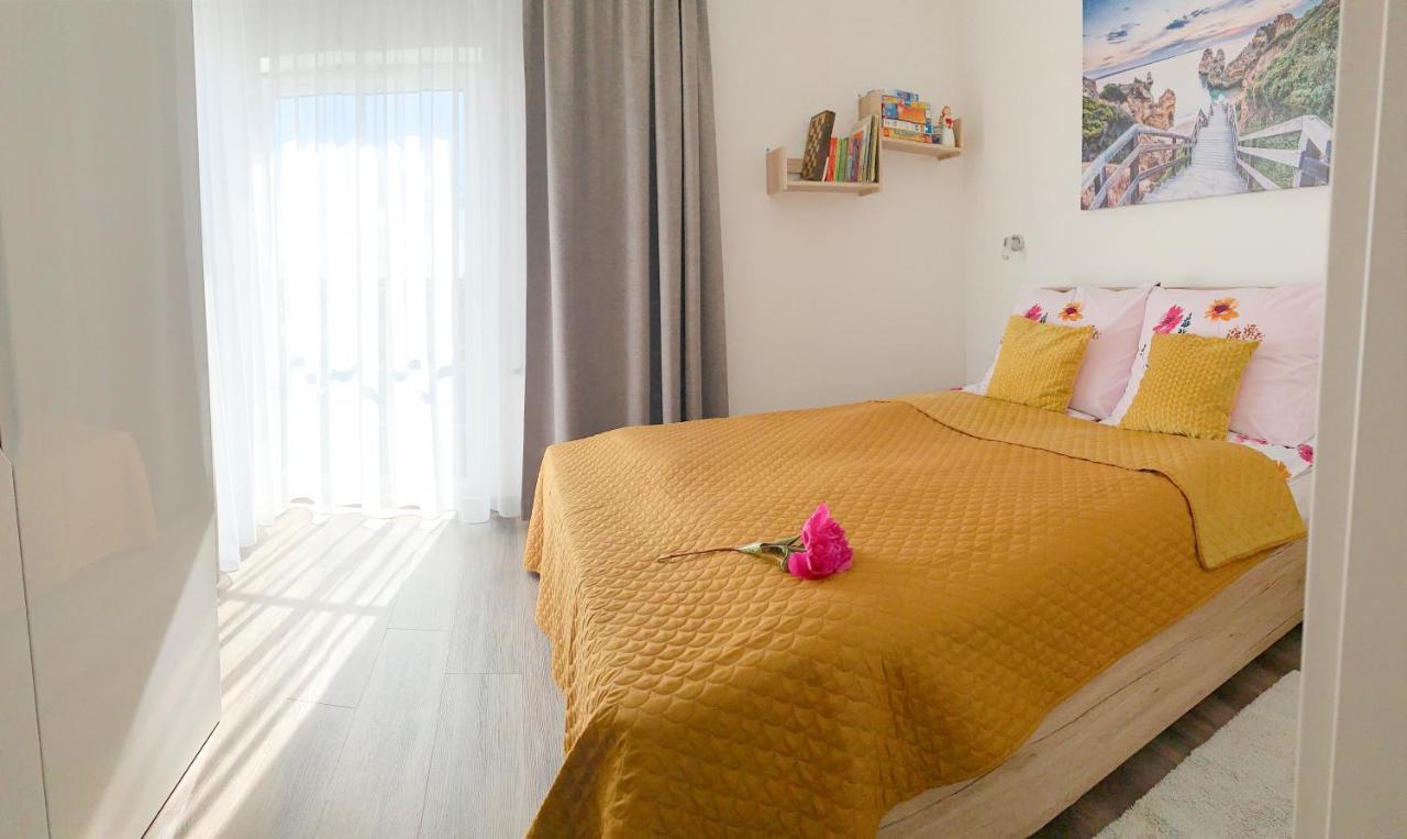 Livia Apartment Sianozety